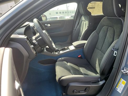 Certified 2023 Volvo C40 P8 Recharge Ultimate AWD/4WD image 13