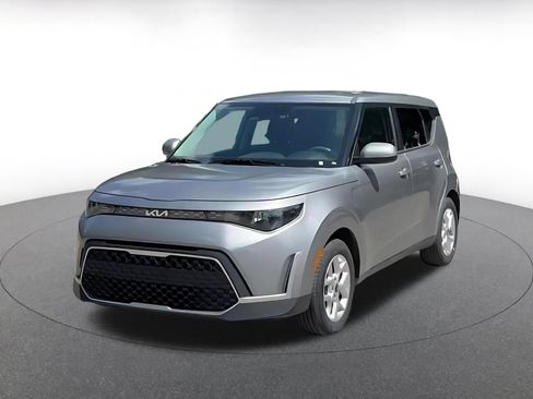Used 2025 Kia Soul LX w/ LX Technology Package FWD image 6