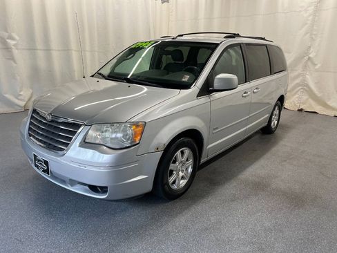 Used 2008 Chrysler Town & Country Touring FWD image 1