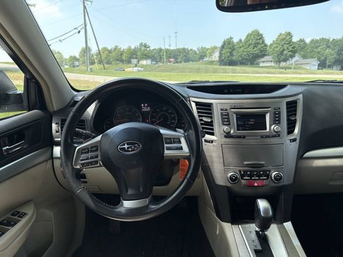 Used 2014 Subaru Outback 2.5i Premium w/ Moonroof Package AWD/4WD image 19