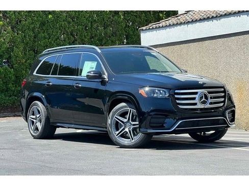 Used 2024 Mercedes-Benz GLS 450 4MATIC image 2