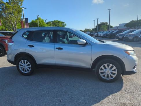Used 2016 Nissan Rogue S FWD image 4