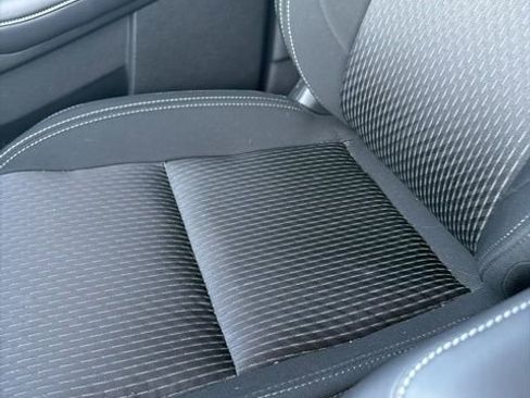 Used 2025 Mitsubishi Outlander ES image 6