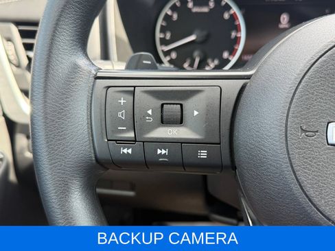 Used 2023 Nissan Rogue S AWD/4WD image 18