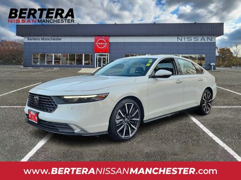 Used 2024 Honda Accord Touring image 1