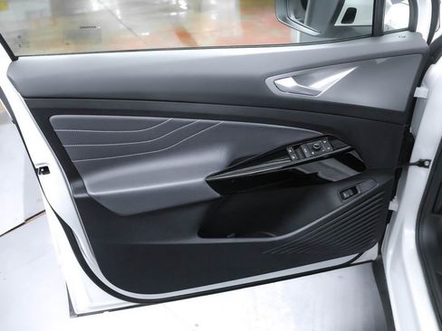 Used 2024 Volkswagen ID.4 S image 17