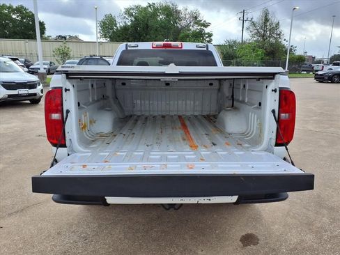 Used 2022 Chevrolet Colorado LT w/ Fleet Safety Package image 12