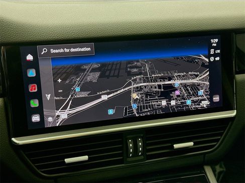 Used 2022 Porsche Cayenne Platinum Edition image 19