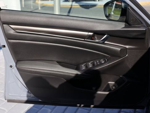Used 2021 Honda Accord Sport image 10