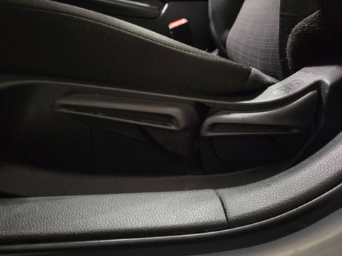 Used 2022 Honda Civic EX image 18