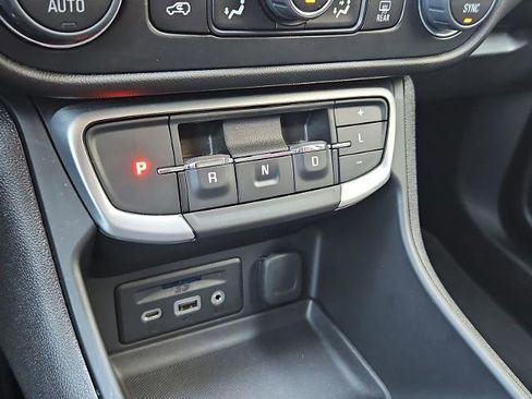 Certified 2024 GMC Terrain SLT image 15