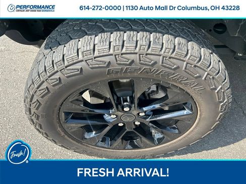 Used 2025 Jeep Gladiator Sport AWD/4WD image 10