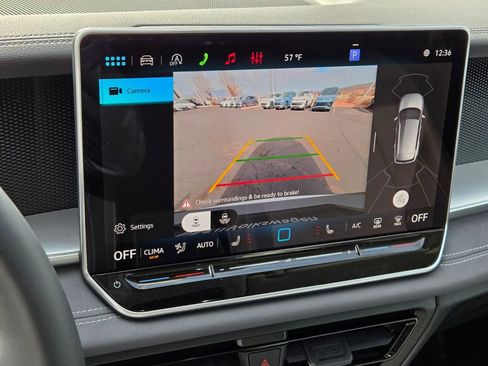 New 2026 Volkswagen Tiguan SE image 14