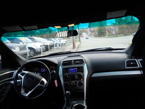 Used 2013 Ford Explorer XLT w/ Class III Trailer Tow Pkg image 37