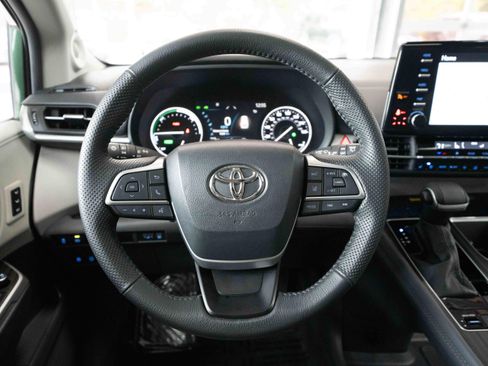 Used 2024 Toyota Sienna Limited AWD/4WD image 21