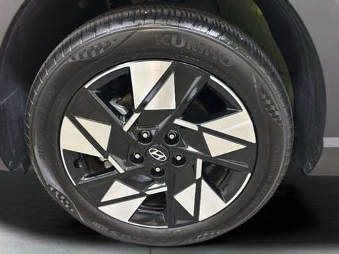 Used 2024 Hyundai Kona SEL w/ Convenience Package FWD image 17