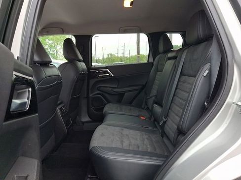 Used 2024 Mitsubishi Outlander SE AWD/4WD image 11