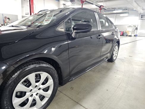 Used 2021 Toyota Corolla LE w/ Carpet Mat Package (TMS) image 9