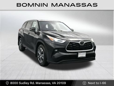 Used 2021 Toyota Highlander XLE AWD/4WD image 7