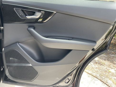 Used 2019 Audi Q8 Premium Plus w/ Premium Plus AWD/4WD image 34