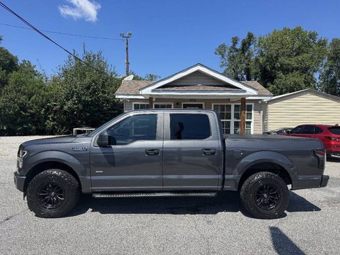 Used 2017 Ford F150 XL w/ Equipment Group 101A Mid AWD/4WD image 3