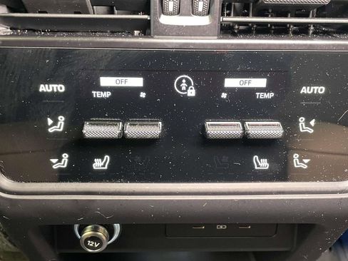 Used 2025 Porsche Cayenne Coupe image 25