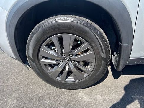 Used 2024 Nissan Pathfinder S FWD image 10