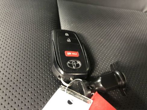 Used 2024 Toyota Prius XLE image 31