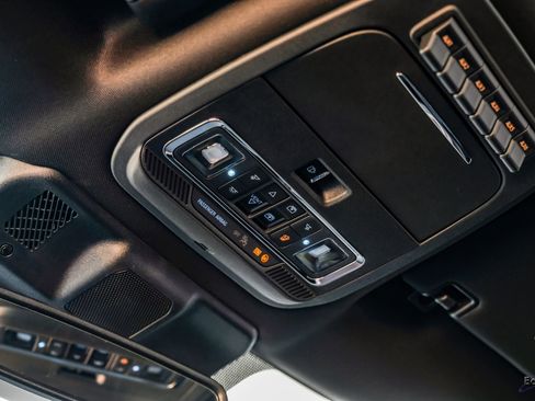 Used 2026 Ford F450 Platinum w/ FX4 Off-Road Package AWD/4WD image 46