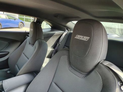 Used 2010 Chevrolet Camaro SS RWD image 11
