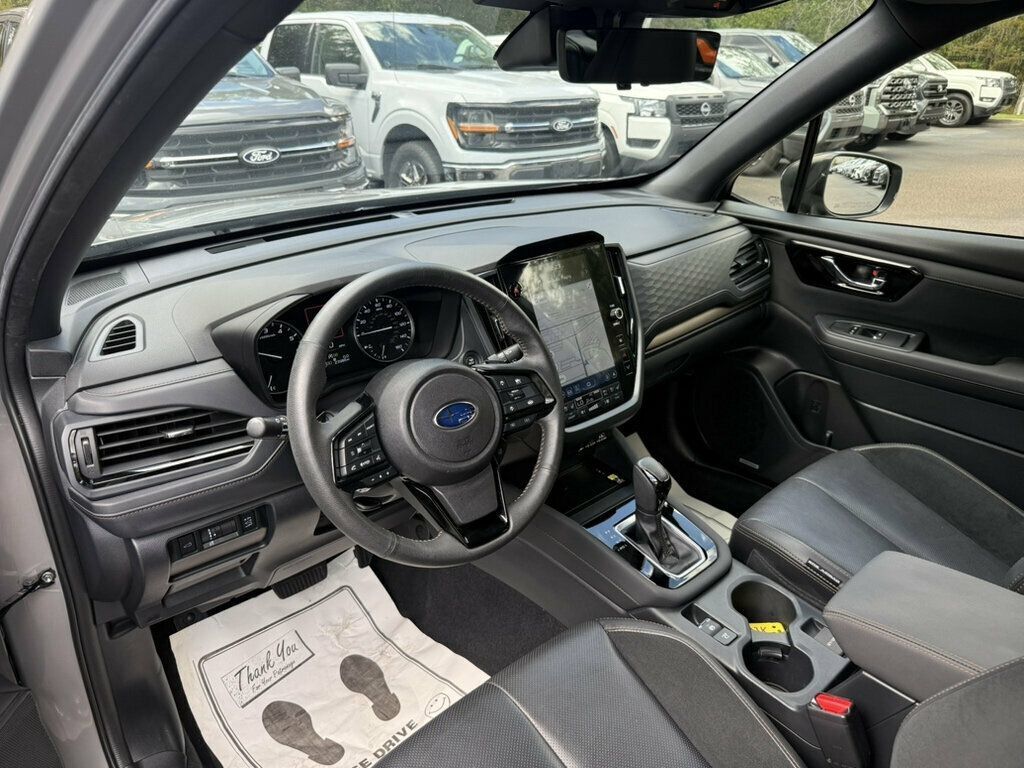 Used 2025 Subaru Forester Touring AWD/4WD image 3