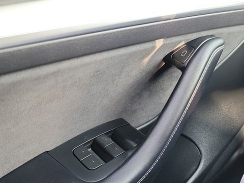 Used 2023 Tesla Model 3 Performance image 15