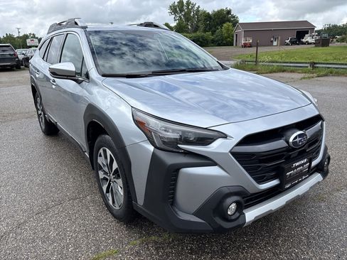 Used 2025 Subaru Outback Touring XT AWD/4WD image 1