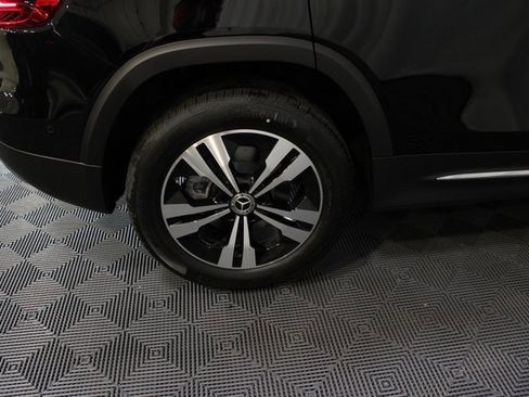 New 2025 Mercedes-Benz GLB 250 4MATIC image 11