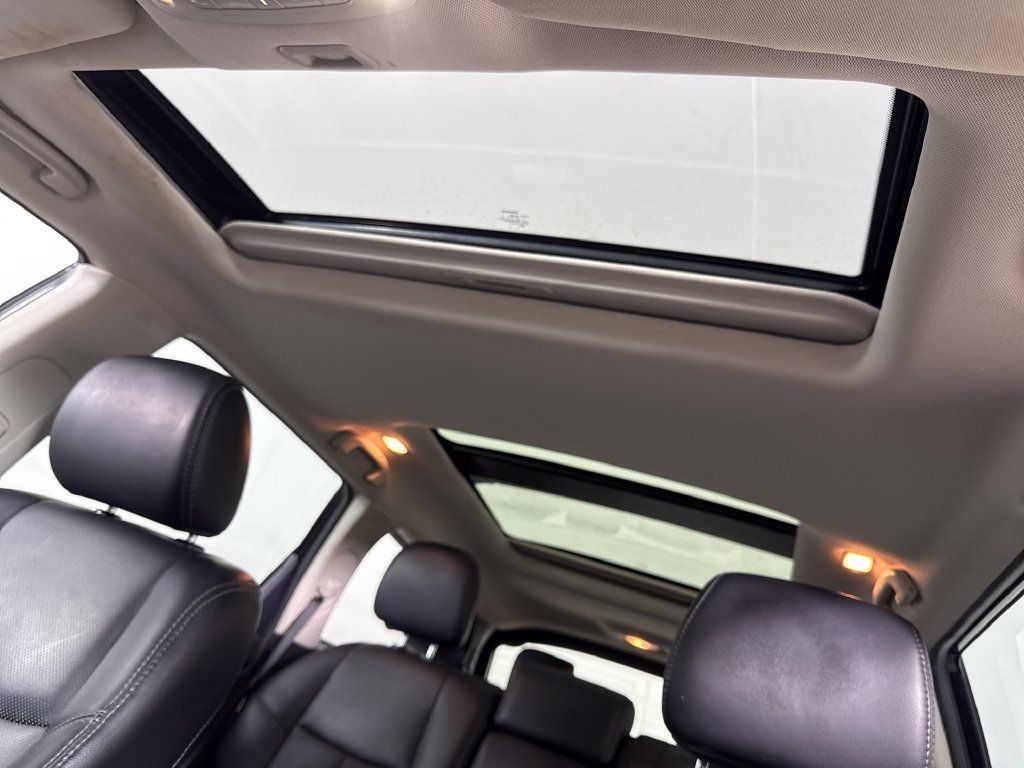 Used 2017 Nissan Pathfinder Platinum FWD image 24