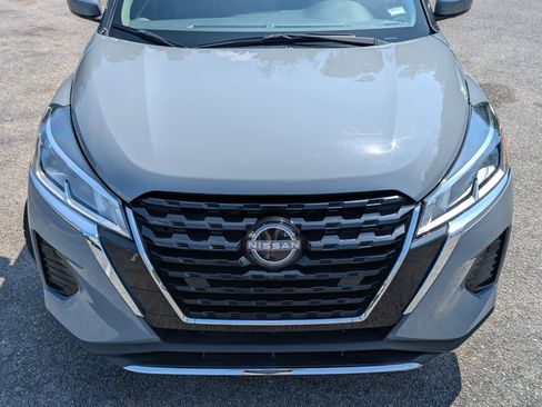 Used 2024 Nissan Kicks SV FWD image 12