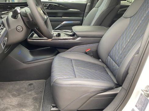 New 2025 Cadillac Escalade IQ Luxury 1 w/ Smart Trailering package image 16