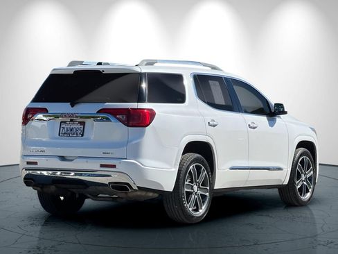 Used 2017 GMC Acadia Denali w/ Technology Package AWD/4WD image 4