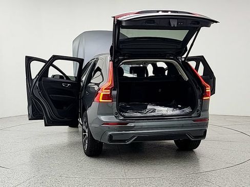 New 2026 Volvo XC60 B5 Plus w/ Climate Package AWD/4WD image 11