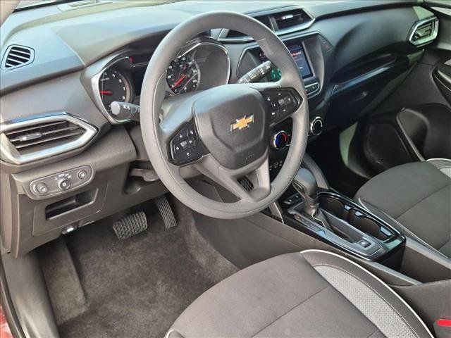 Used 2023 Chevrolet TrailBlazer LT FWD image 13