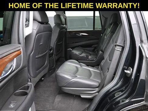 Used 2020 Cadillac Escalade Premium Luxury image 39