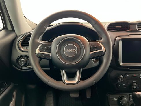 Used 2023 Jeep Renegade Latitude AWD/4WD image 12