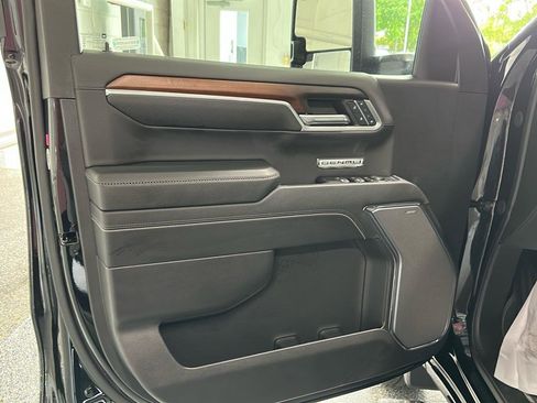 Used 2024 GMC Sierra 1500 Denali w/ Denali Reserve Package image 34