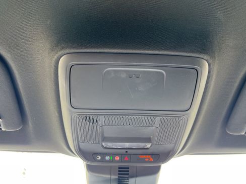 Used 2024 Chevrolet Traverse LS FWD image 17