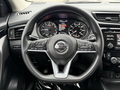 Used 2018 Nissan Rogue Sport SV image 27