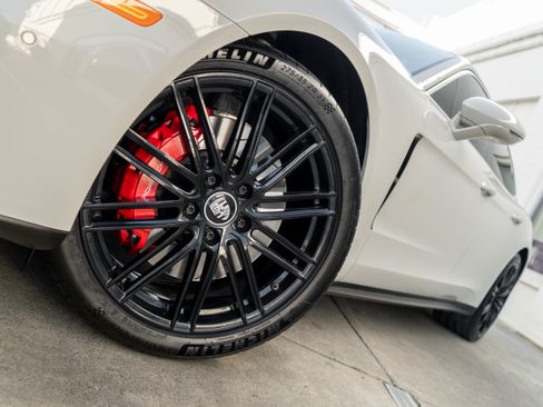 Used 2023 Porsche Panamera 4S AWD/4WD image 4