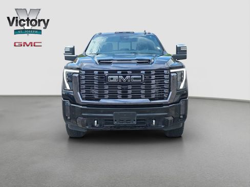 Used 2024 GMC Sierra 2500 Denali Ultimate AWD/4WD image 2