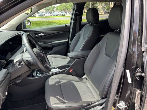 Used 2025 Buick Encore GX Preferred FWD image 31