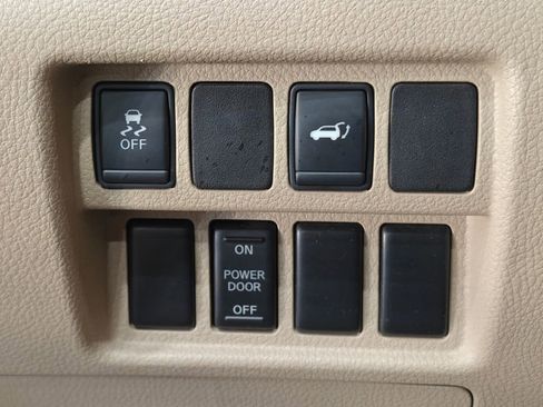 Used 2012 Nissan Quest SL image 11