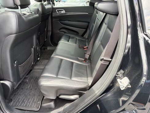 Used 2020 Jeep Grand Cherokee Limited AWD/4WD image 16